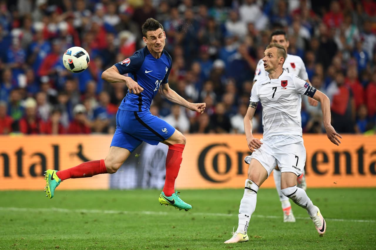 Laurent Koscielny (Francia).- El defensa central del Arsenal ha sido un auténtico muro en la zaga de la selección francesa donde no ha dejado pasar absolutamente nada. Es un defensor pulcro con la pelota y que recupera muchos balones para iniciar los ataques. Clave para que Francia avanzara con un solo gol en contra y desde los once pasos.