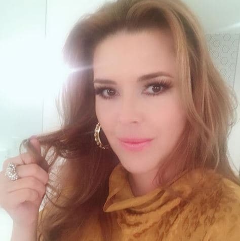 Esta publicación llevó a la también actriz a recibir diversos cumplidos por parte de los internautas, quienes no dudaron en apuntarse en la búsqueda de Machado.