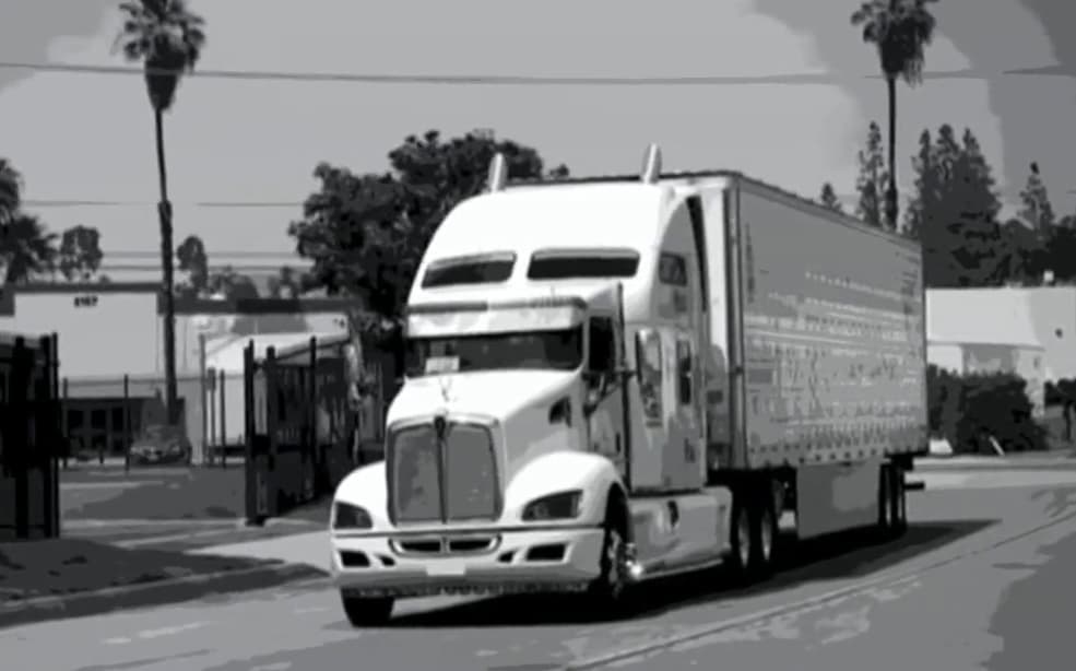 A pesar de los riesgos que implica el trabajo a bordo de los camiones, Ulloa siempre supo evitarlos, sin imaginar que su vida se pondría en peligro 
<b>justo al bajarse de su vehículo, gracias a un imprudente conductor que lo atropelló. </b>
<br>