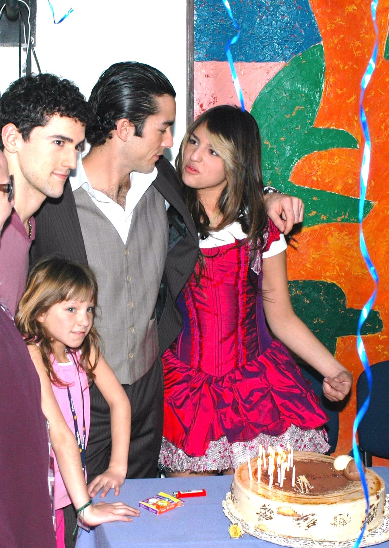 Ella hace que todos los personajes de esta telenovela tengan divertidos embrollos.