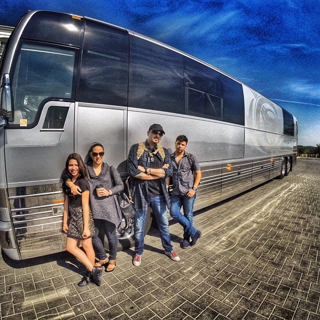 Pepe conoció a Aneliz durante la filmación de un videoclip musical de su hermano Toño Aguilar.