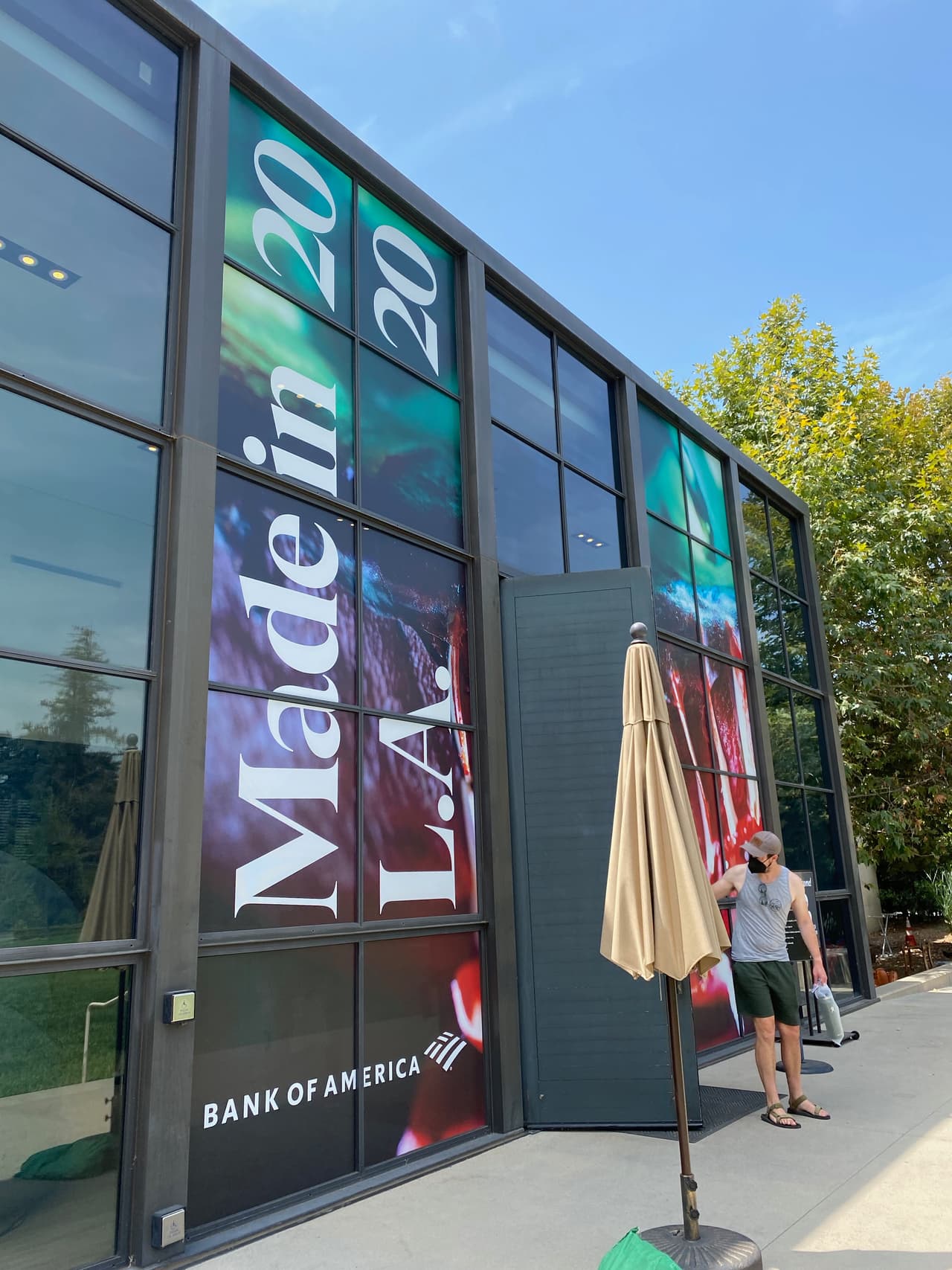 Entre jardín y jardín la exhibiciones de arte tambien forman parte del recorrido.