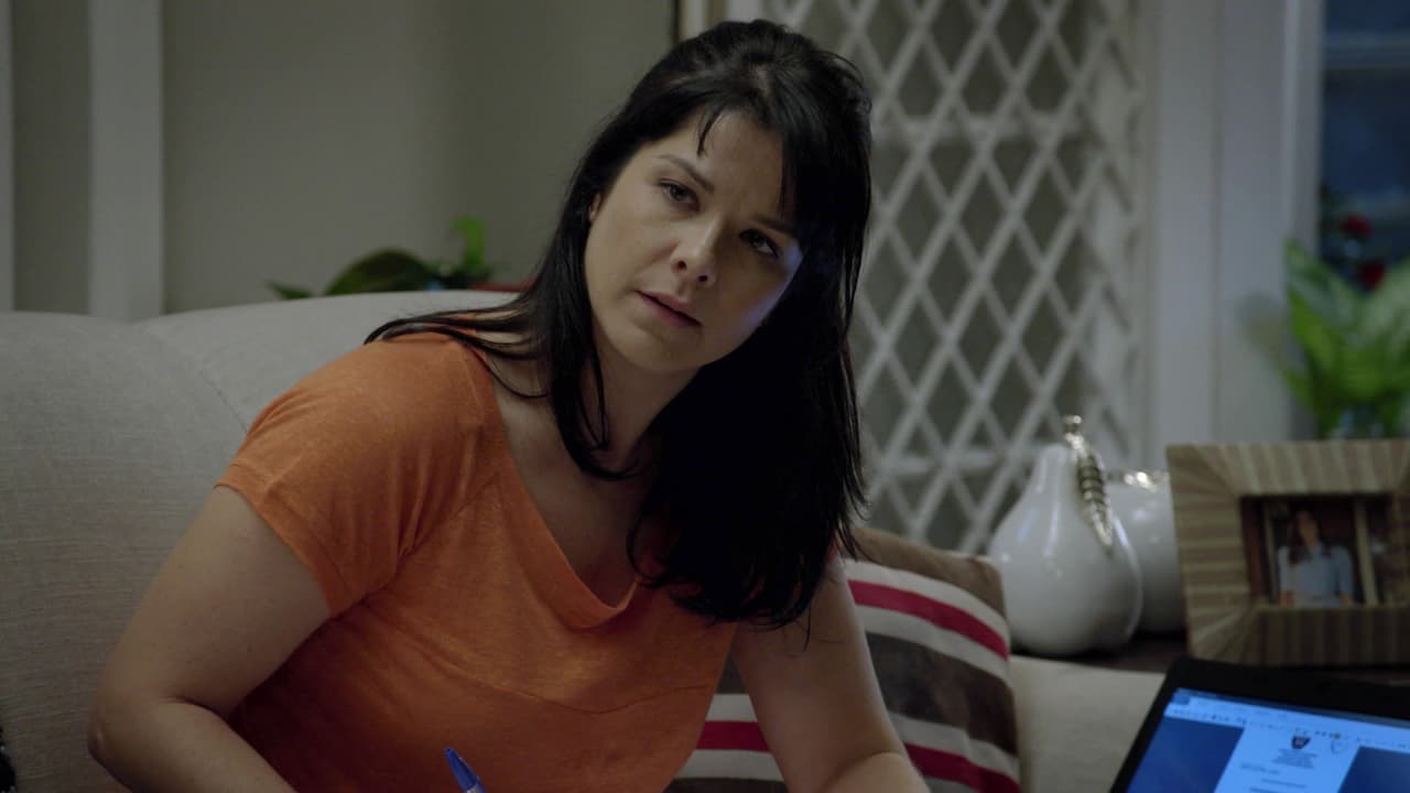 Por su parte, 
<b>Natalia</b>, hija de Henrique y Angela, es una policía dedicada pero con una relación extramarital con César Sardes, su compañero de trabajo.