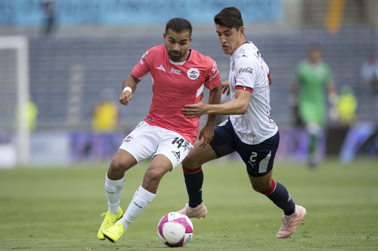 Lobos BUAP y Chivas de Guadalajara empataron 1-1 en la Jornada 13 del Apertura 2018 en el estadio Universitario BUAP, con lo que el 
<i>Rebaño Sagrado</i> aún mira desde afuera a la Liguilla.