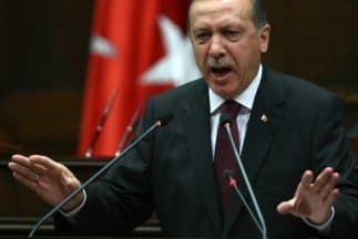 Turquía bloquea Twitter tras difundirse grabaciones del primer ministro