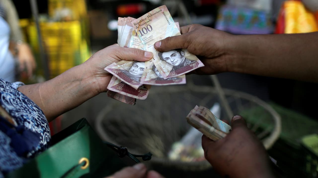 El ejército de Venezuela trafica alimentos en época de hambre, denuncia investigación