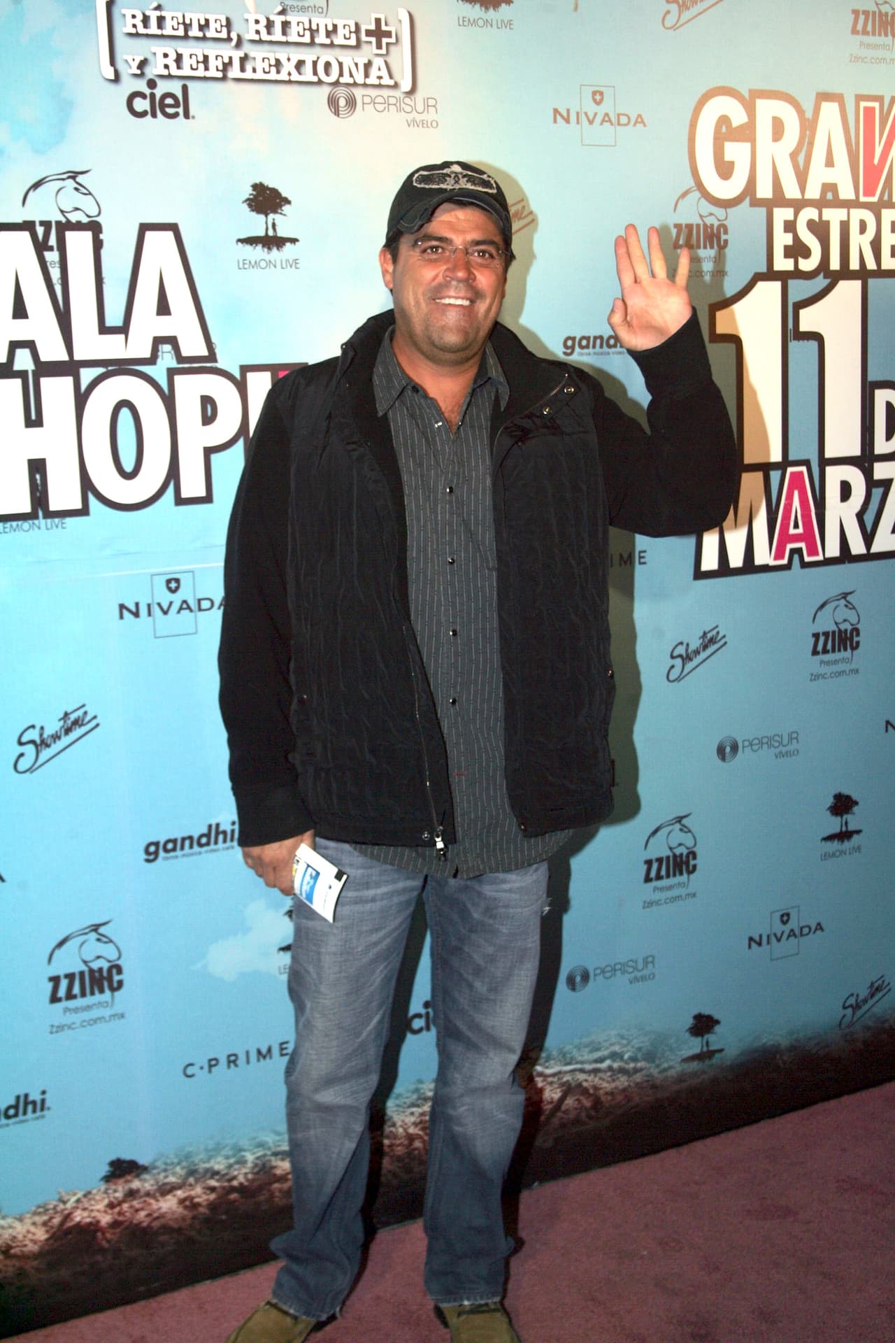 Además, dijo que la actriz lo había terminado a través de una carta, hecho que le dolió aún más, pues nunca quiso hablar cara a cara con él.