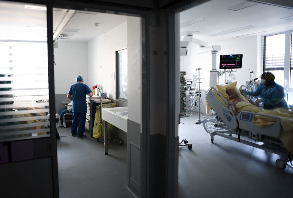 "Ya es demasiado tarde": doctora de Alabama dice que pacientes que están muriendo de covid-19 le ruegan por la vacuna