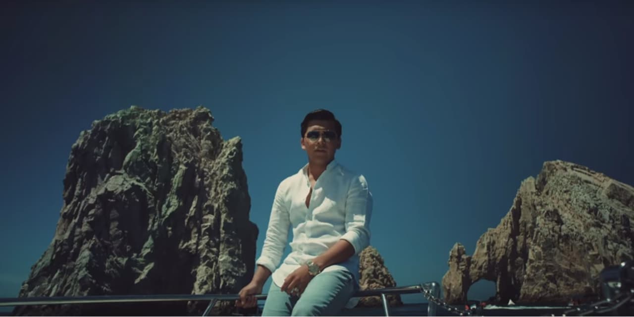 'Yo no sé mañana' fue un éxito a ritmo de salsa del cantante Luis Enrique en 2009, pero ahora Christian Nodal le da su toque de 'mariacheño'.