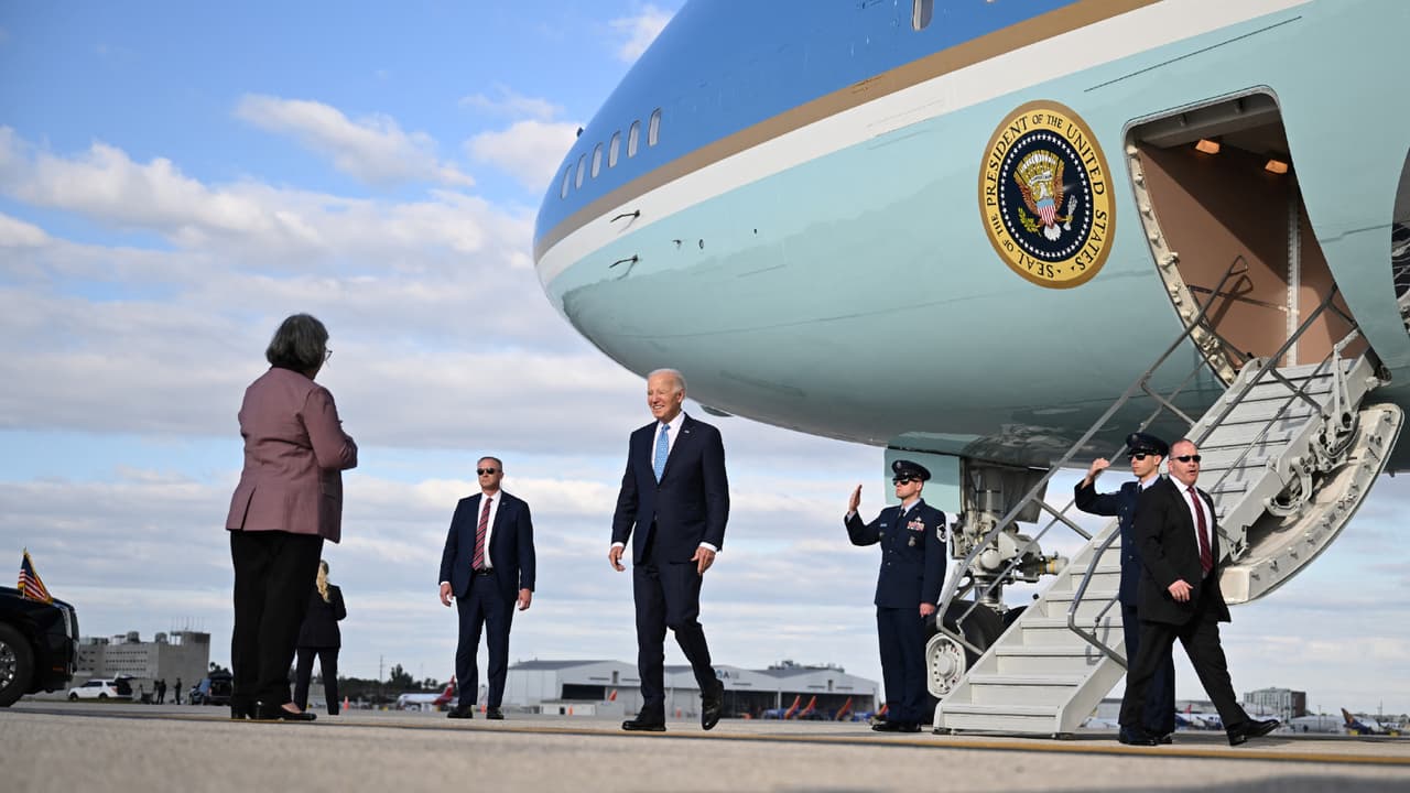 “Florida está en juego”: expertos políticos analizan la llegada del presidente Biden a Miami