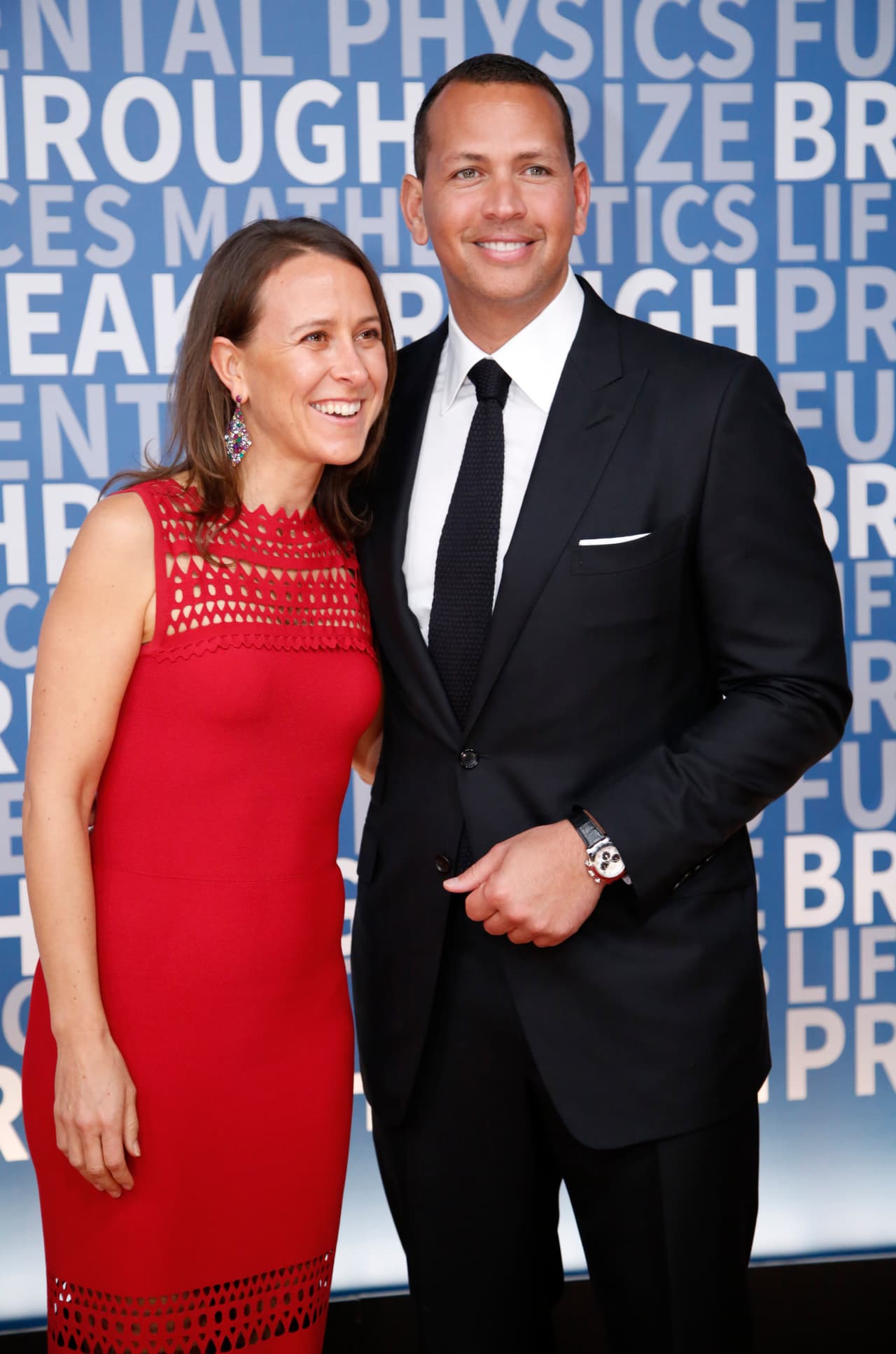 Al menos hasta diciembre del 2016, Alex Rodríguez estuvo saliendo con la inversionista Anne Wojcicki, exesposa del cofundador de Google, Sergey Brin.