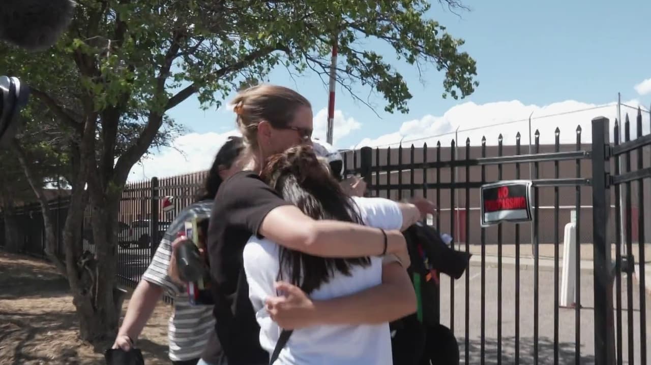 Chantal Morales, mujer ecuatoriana detenida por ICE en aeropuerto de Denver, recupera la libertad