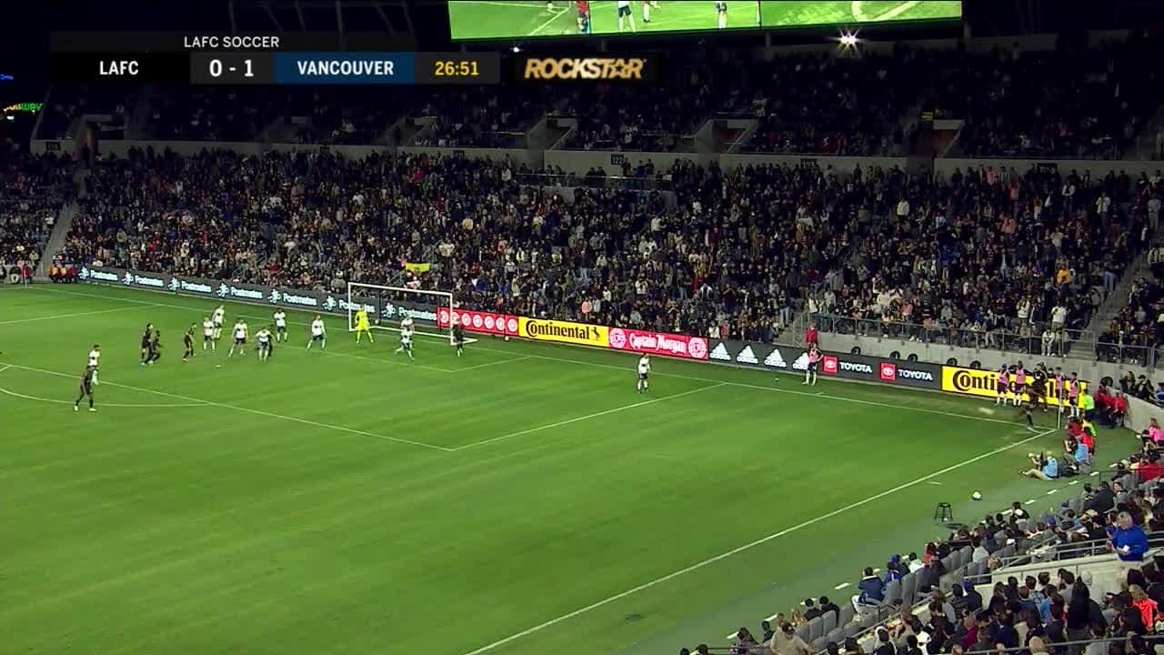 Carlos Vela conecta con Ryan Hollingshead y el LAFC empata el partido en casa 1-1