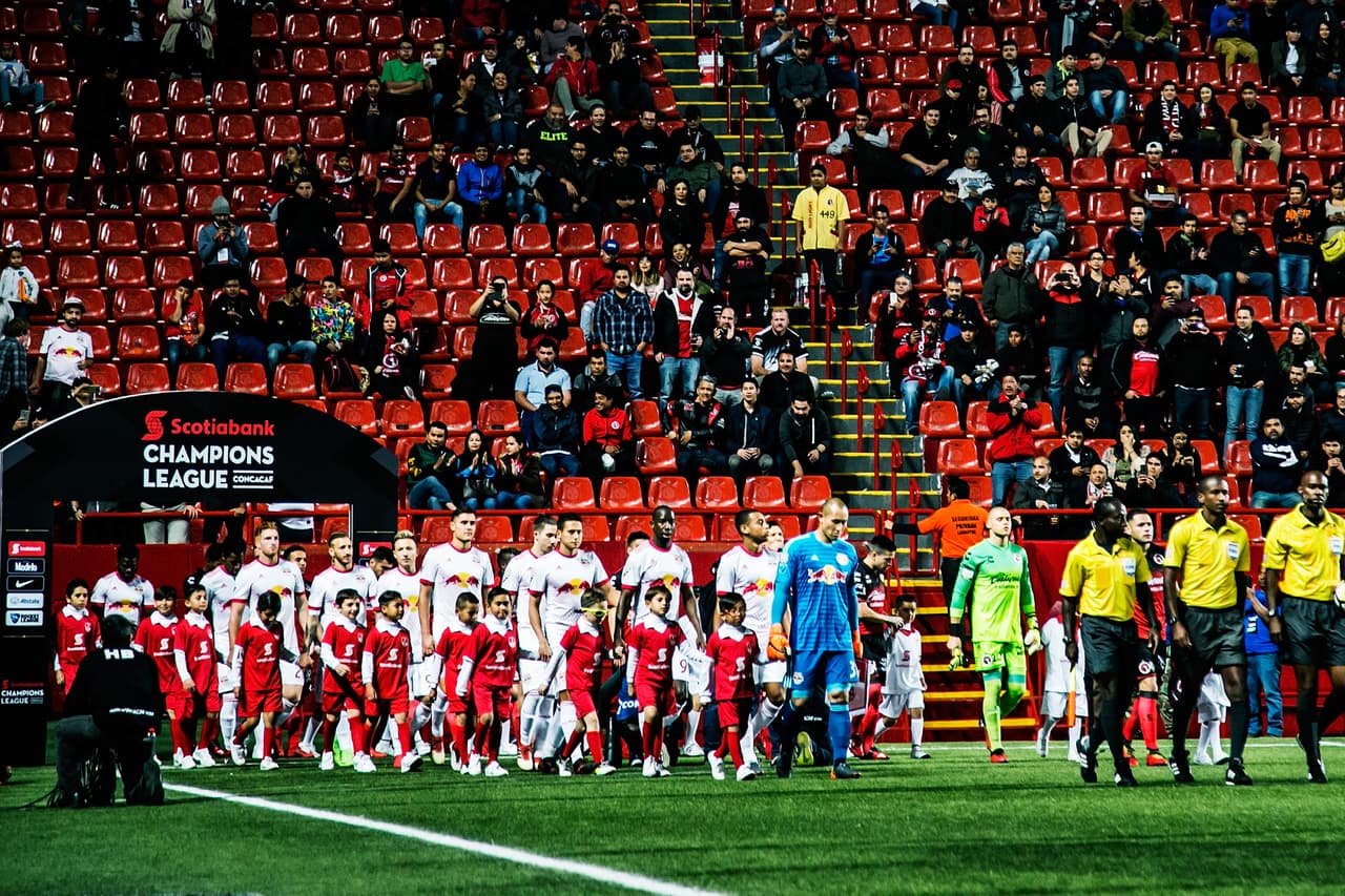 El estadio Caliente tuvo algunos seguidores, aunque la asistencia no fue masiva para el duelo internacional.