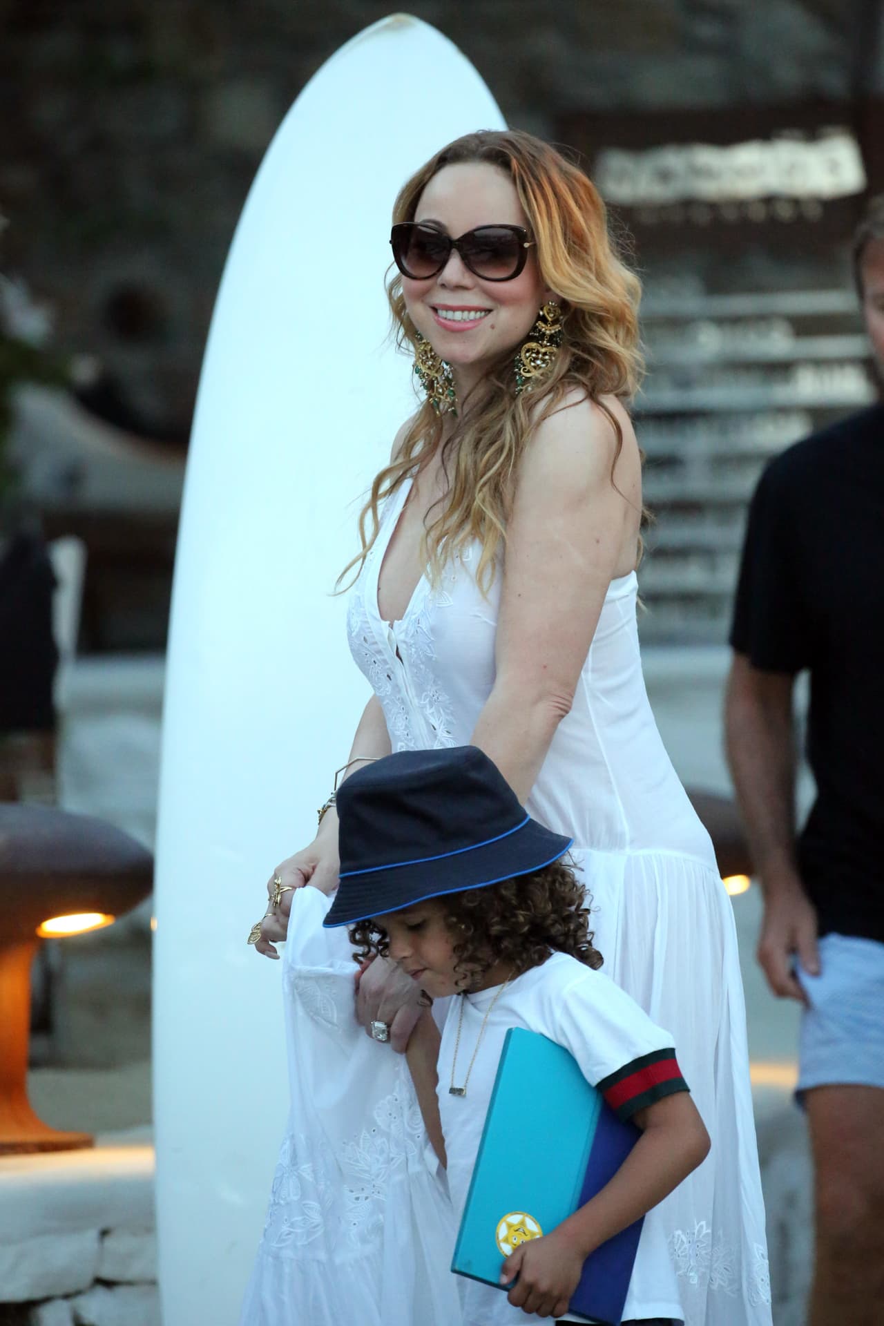 La familia siguió su paseo en un lujoso yate.