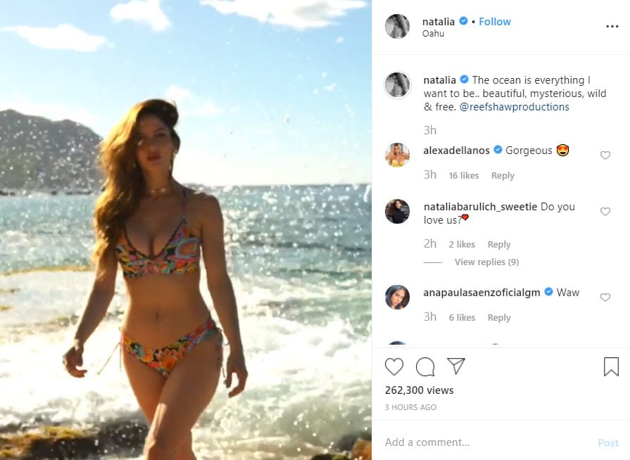 "
<b>El océano es todo lo que quiero ser... hermoso, misterioso, salvaje y libre</b>", se lee en el mensaje que acompaña el clip.
<br>