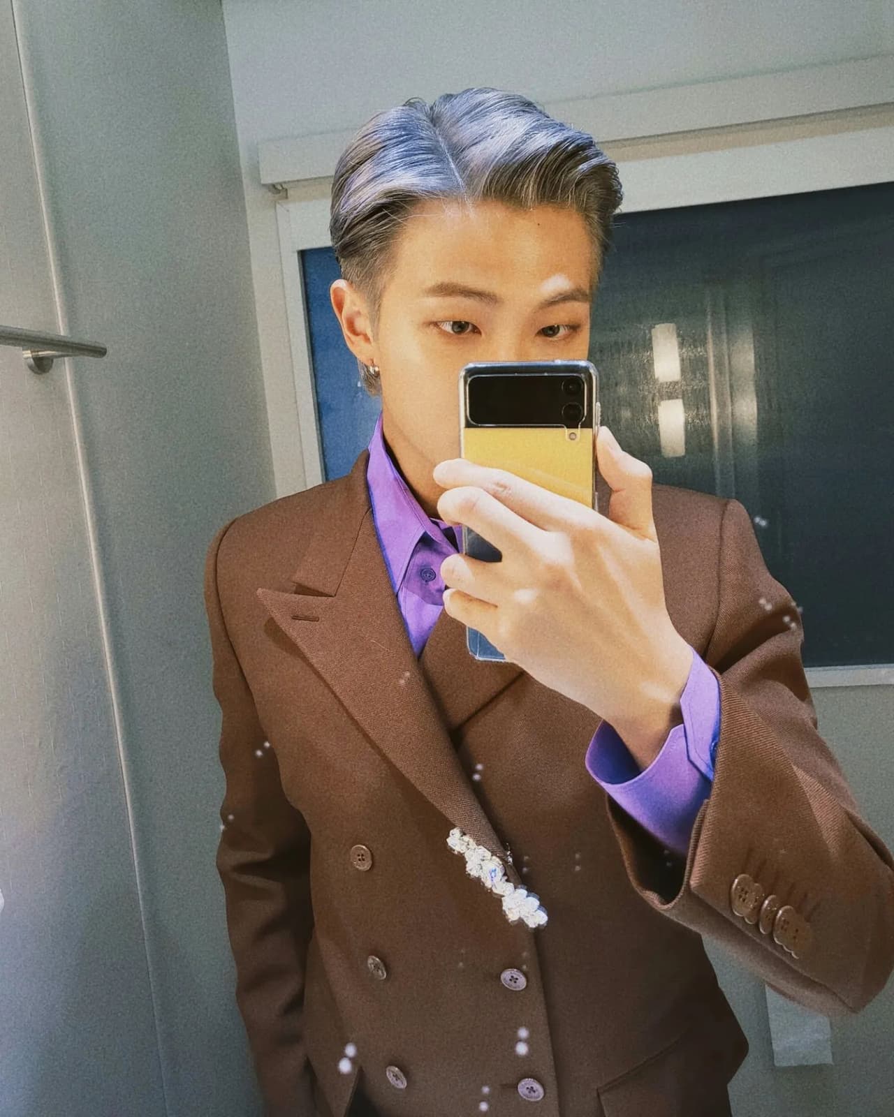 RM, el líder de BTS, y el primero en hacer parte de la ‘boyband’, tiene como nombre artístico la abreviación de Rap Monster, pero su verdadero nombre es Kim Nam-joon, que significa “genio del sur”.