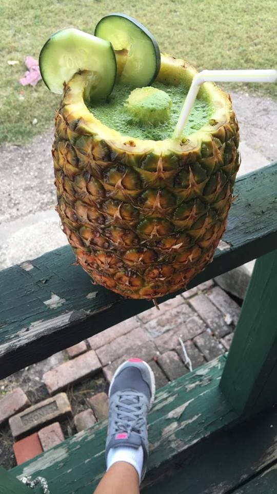 Algunas como Carmen Medina se pusieron creativas con la presentación. Ella lo tomó justo antes de realizar su caminata diaria.