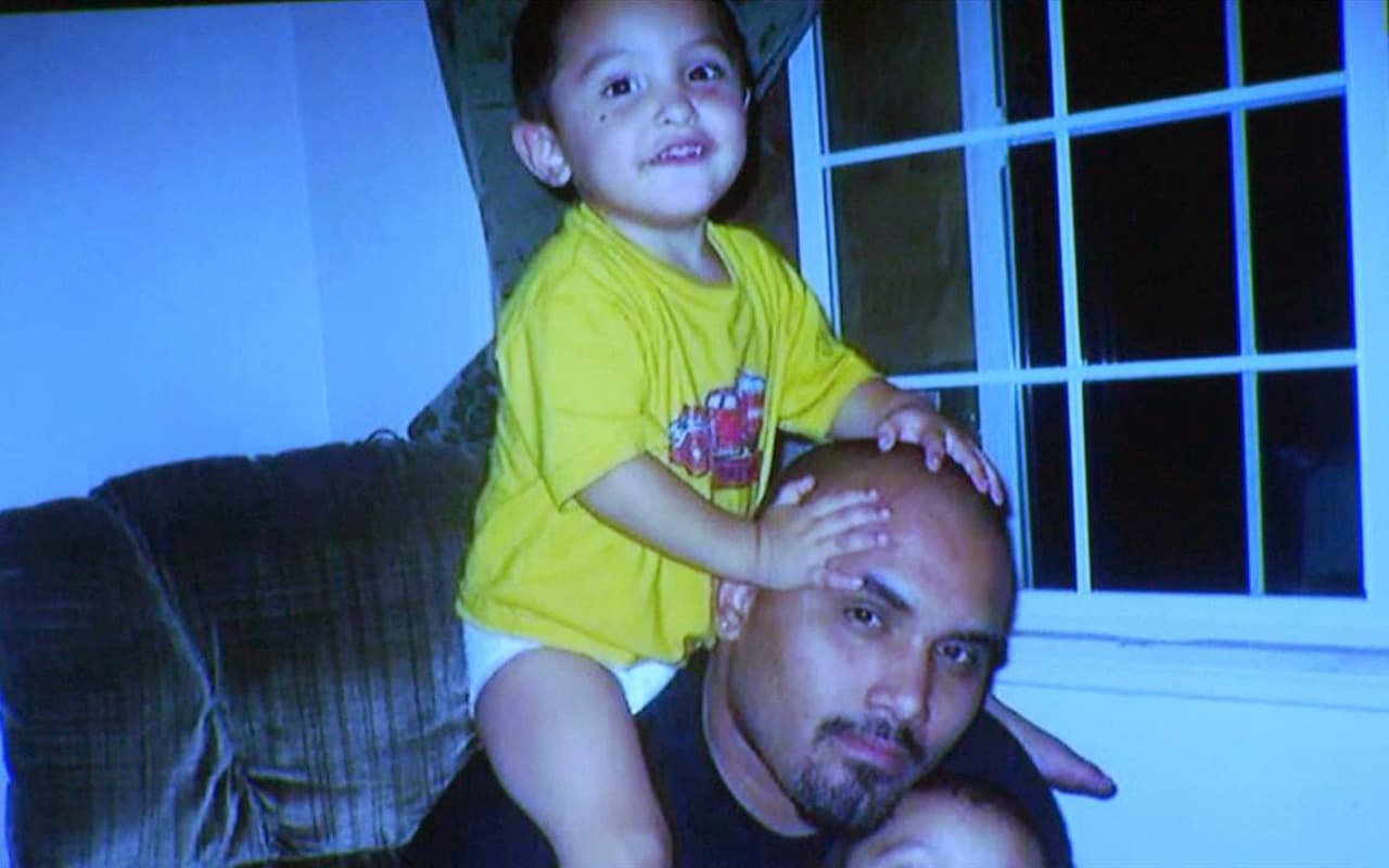"Debía haber estado ahí": padre biológico de Gabrielito, el niño que murió torturado por su madre y padrastro