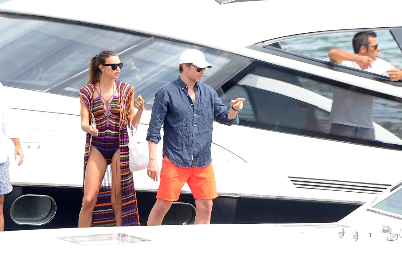 Los famosos andan de manita sudada para un viaje en bote durante sus vacaciones por Europa.