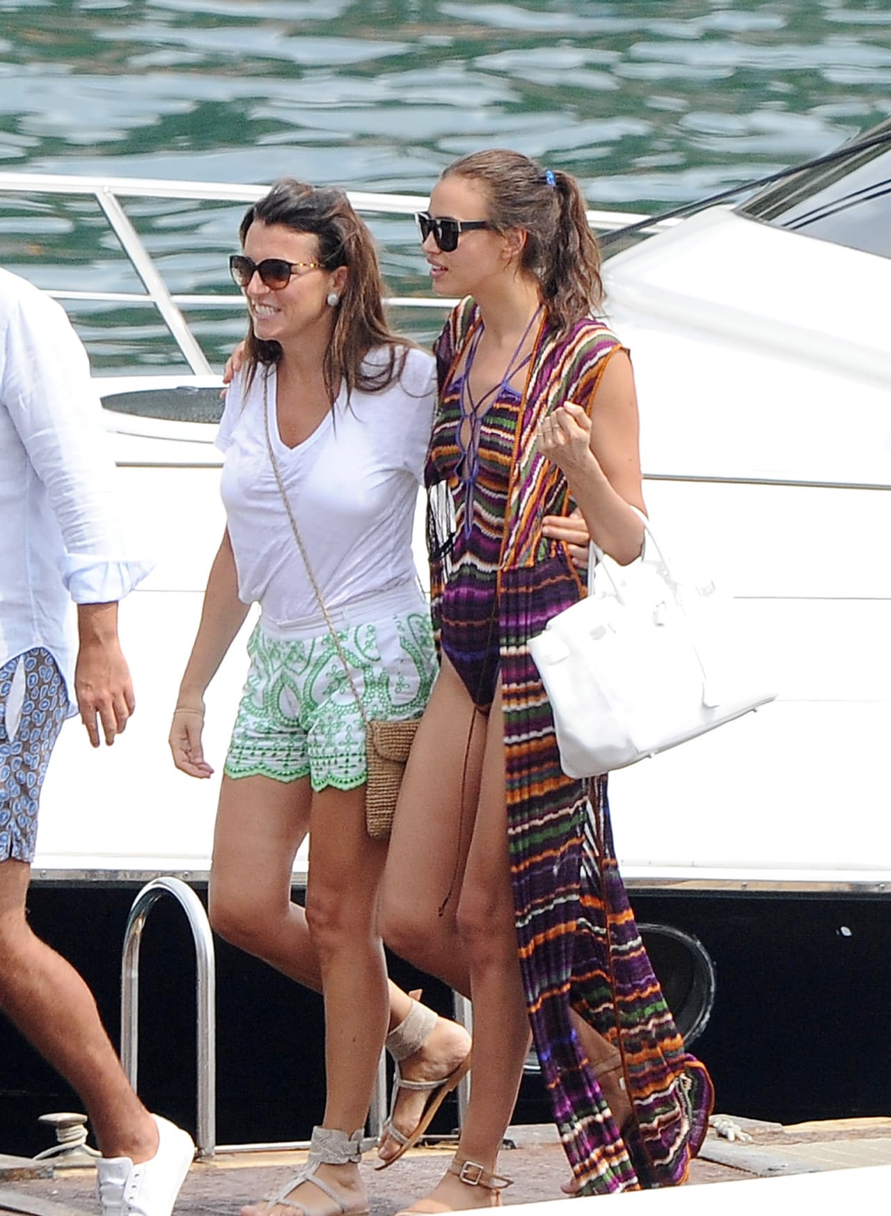 Irina viajó con una amiga.