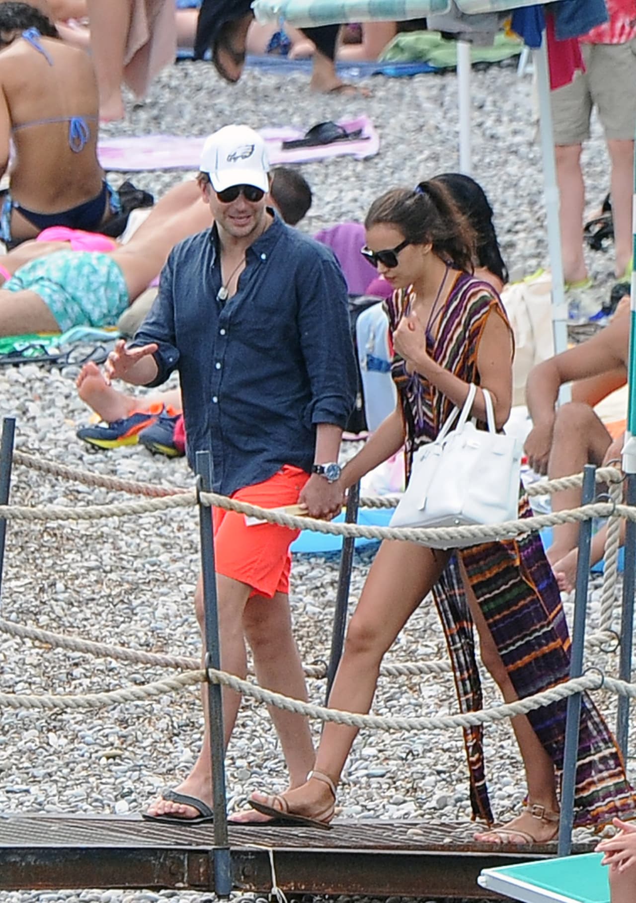 Los famosos andan de manita sudada para un viaje en bote durante sus vacaciones por Europa.