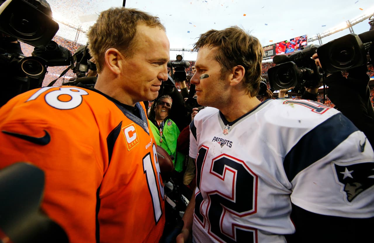 Largamente mal pagado en comparación con, digamos, hasta jugadores de béisbol promedio, el mariscal de campo de la NFL, la posición más importante en todos los deportes, al fin está entrando en una era dorada de glorias en cuanto a ganancias en efectivo.