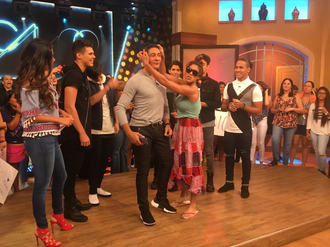 Mela destacó todas las cualidades y lo mucho que Johnny tenía que aportar a la carrera de CNCO.