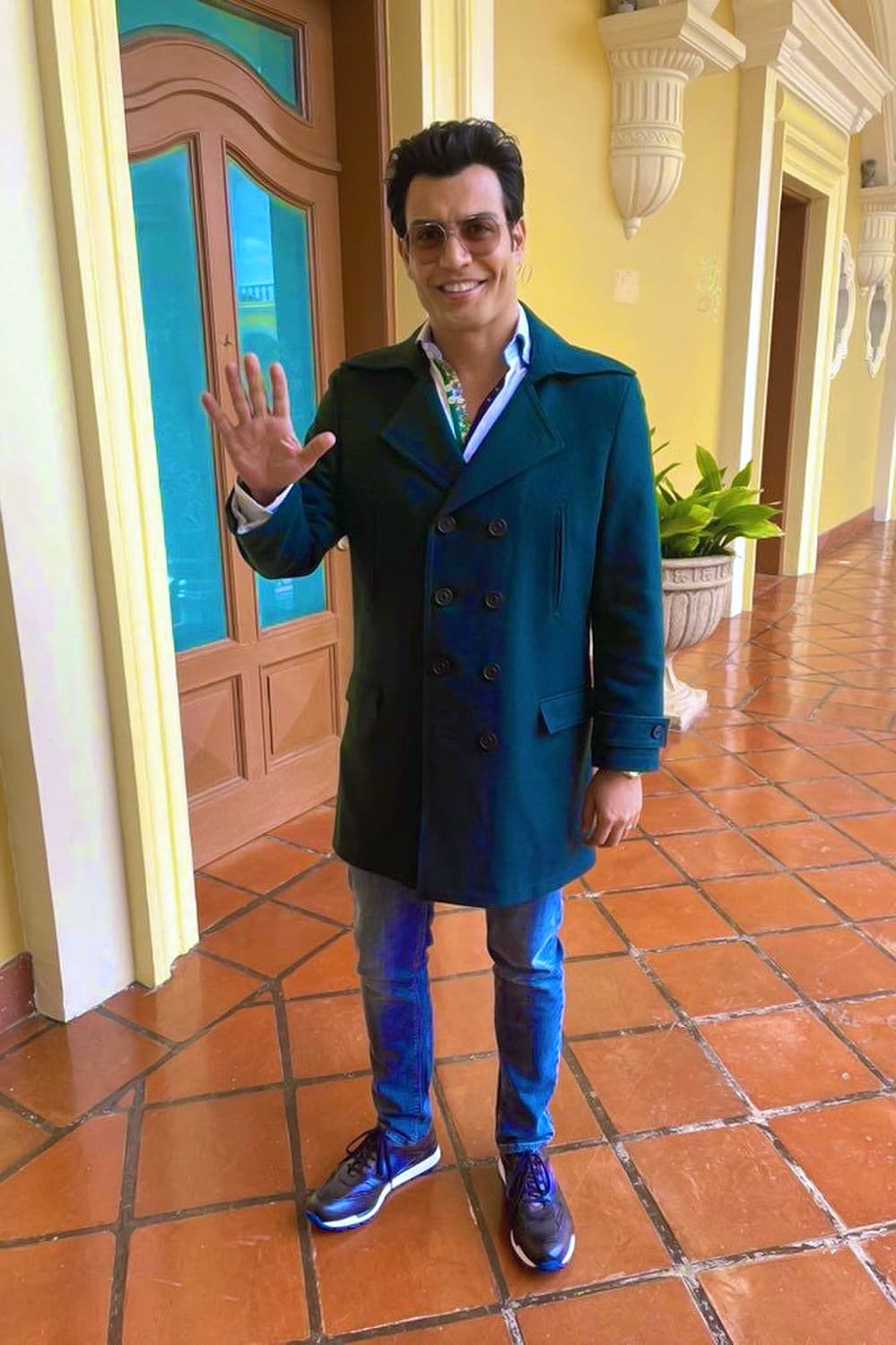 Incluso, dijo que ya invitó a "'Andrecito'", al referirse a Andrés Palacios, para que le apliquen ese tratamiento.