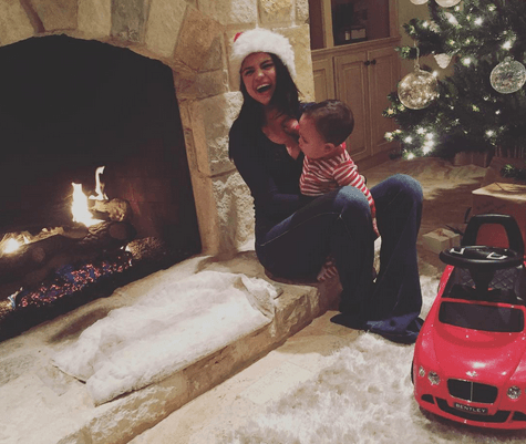 Así disfruto Selena de su familia en la época navideña.