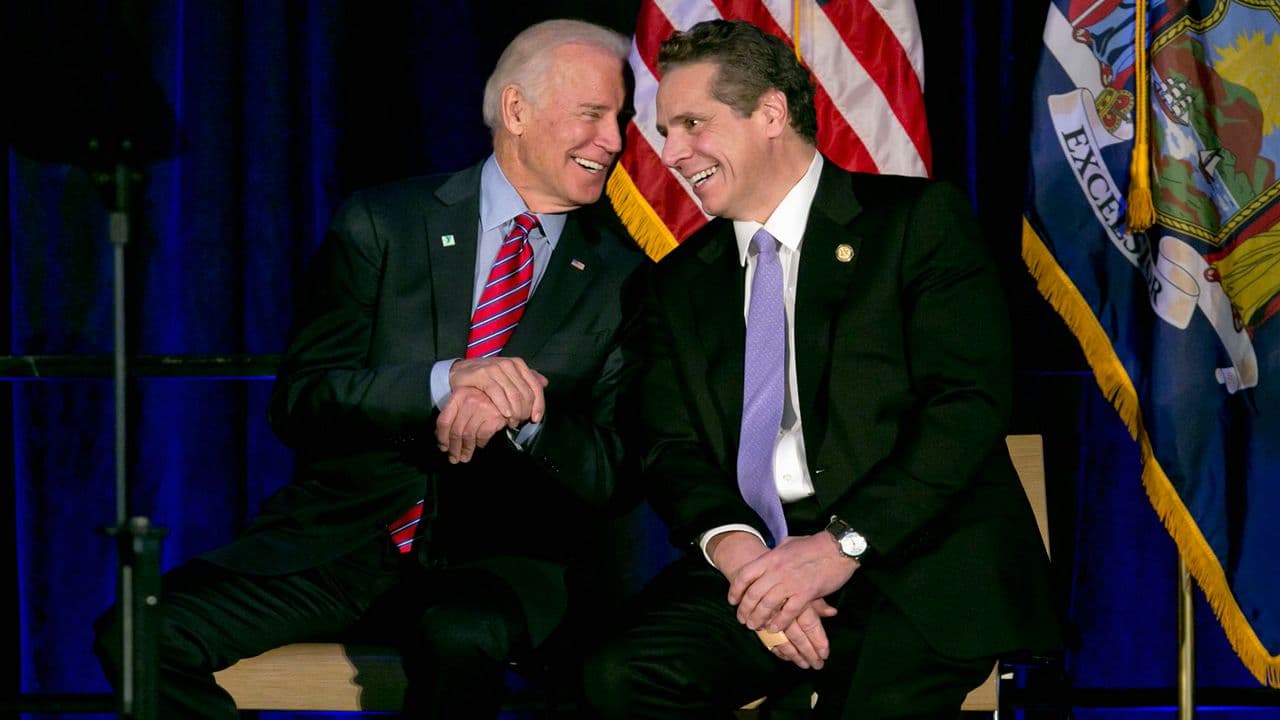 "Hoy es un nuevo día y el comienzo de un nuevo capítulo audaz. Felicitaciones al presidente Biden y al vicepresidente Harris. Espero su liderazgo, amigo mío. Pongámonos a trabajar. Juntos". 
<b>Gobernador de Nueva York, Andrew Cuomo.</b>