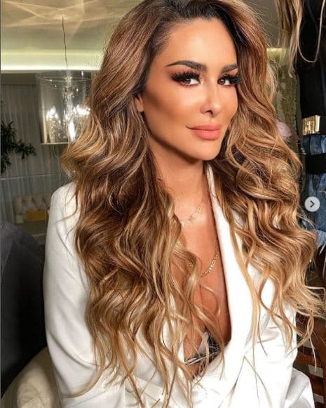 Otro rostro en el que ha trabajado Vico es el de 
<b>Ninel Conde.</b> Con este maquillaje una de sus fans aseguró que luce igual de hermosa que en 2004, cuando fue parte de la telenovela juvenil 'Rebelde': "Sigues hermosísima. Eres Alma Rey por siempre".