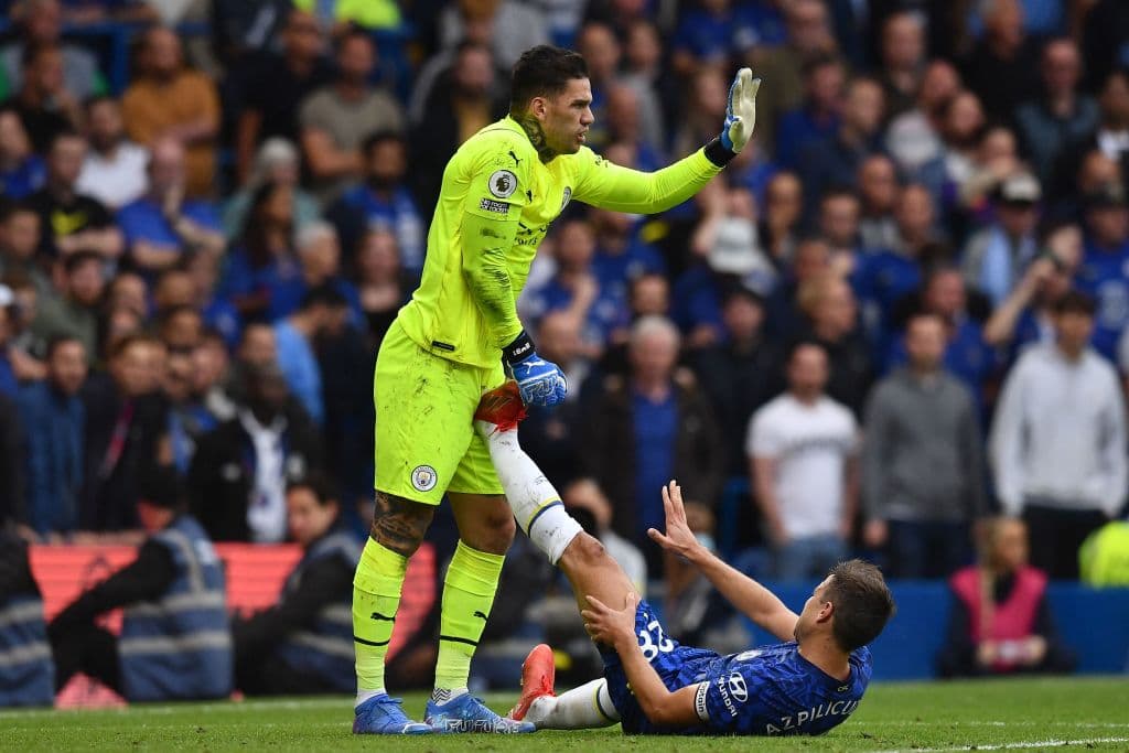 Con un solitario gol de Gabirel Jesus al minuto 53, Manchester City vence 0-1 en su visita al Chelsea y hay un cuaduple empate en la cima de la tabla con 13 unidades.