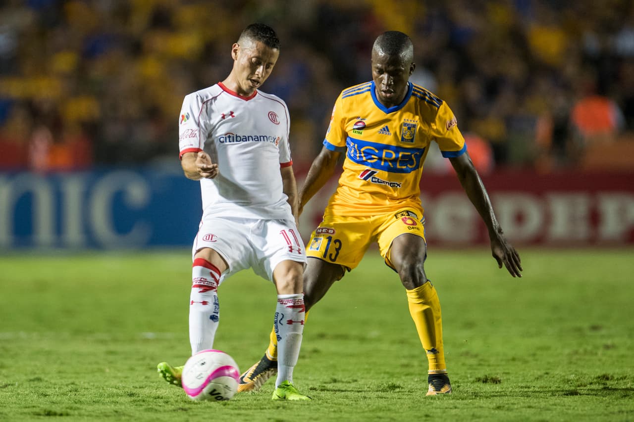 Veracruz recibe desde Toluca a Carlos Esquivel, que sale de los 'Diablos Rojos' tras 10 años con el equipo.