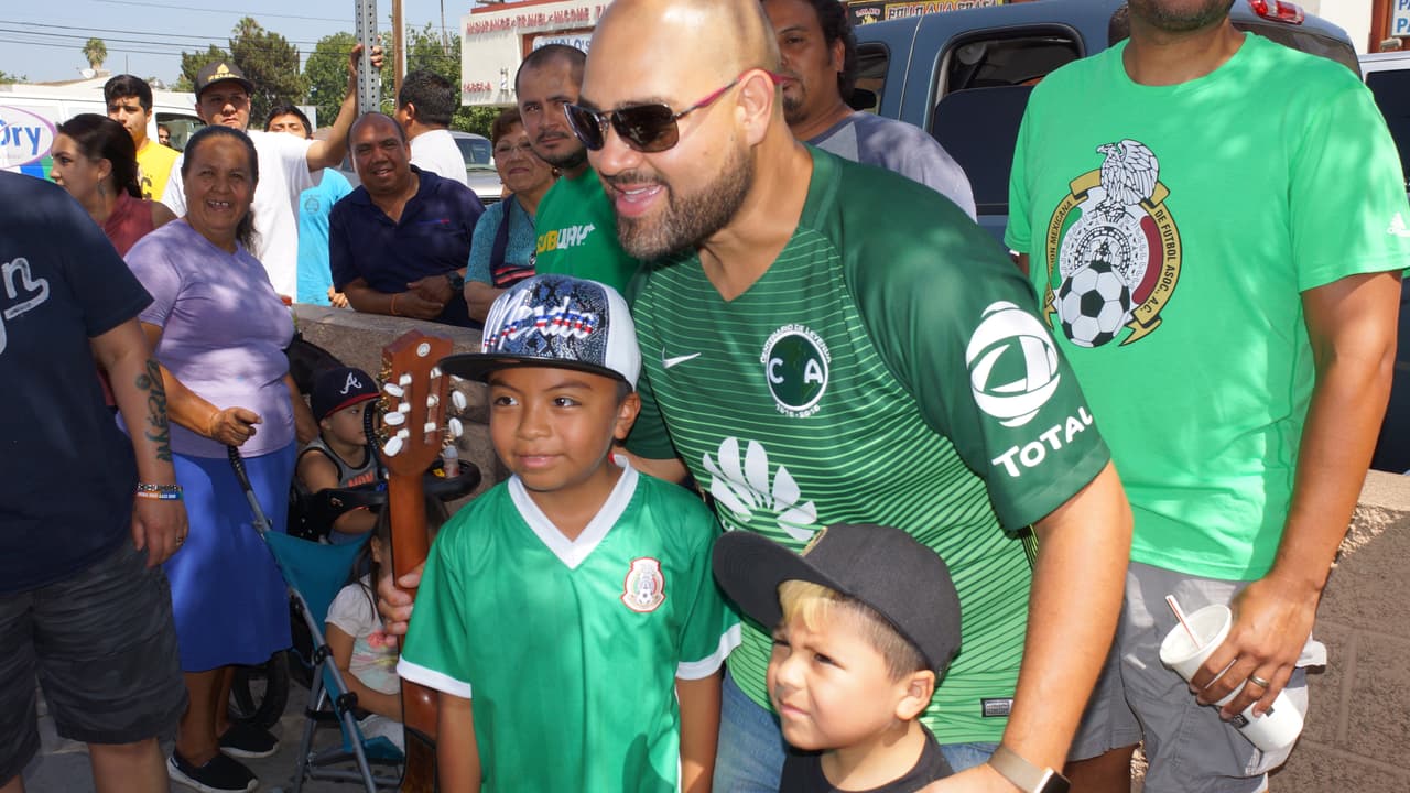 La Hondureña confía en que su selección le gane a México y en un próximo partido, y no tiene problema con seguir pagando apuestas hasta lograr que El Feo y El Pelón sean los que paguen el siguiente reto.