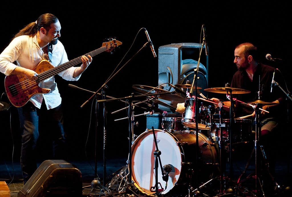 El cubano Alain Pérez (izda.) destaca en el documental “la personalidad, la constancia y la seguridad absoluta” de Paco de Lucía.