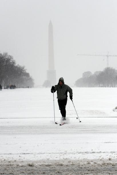 Y al menos 500 mil hogares quedaron sin servicio eléctrico.
