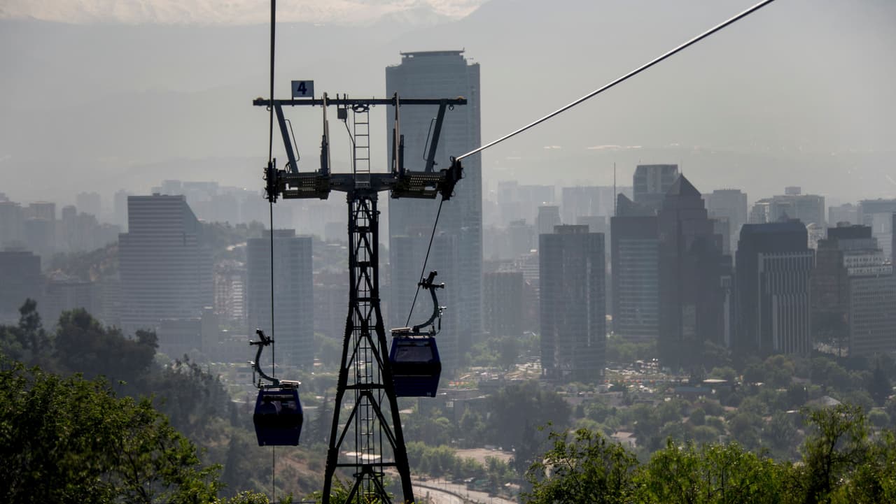 <b>Santiago de Chile. </b>Es la ciudad con el Índice de Movilidad urbana más alto de América Latina, con 47. 3 puntos. Ocupa el puesto 30 de la lista mundial.