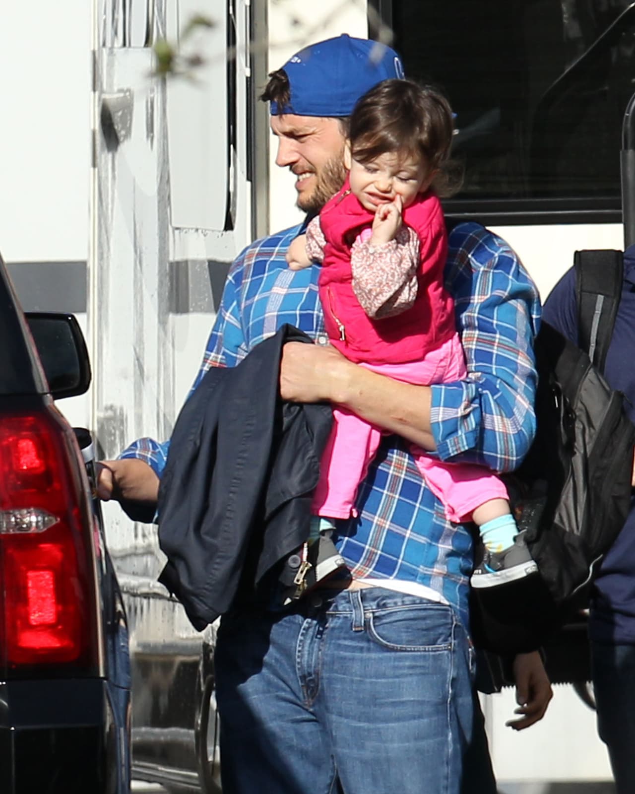 Ashton es oficialmente un papito.