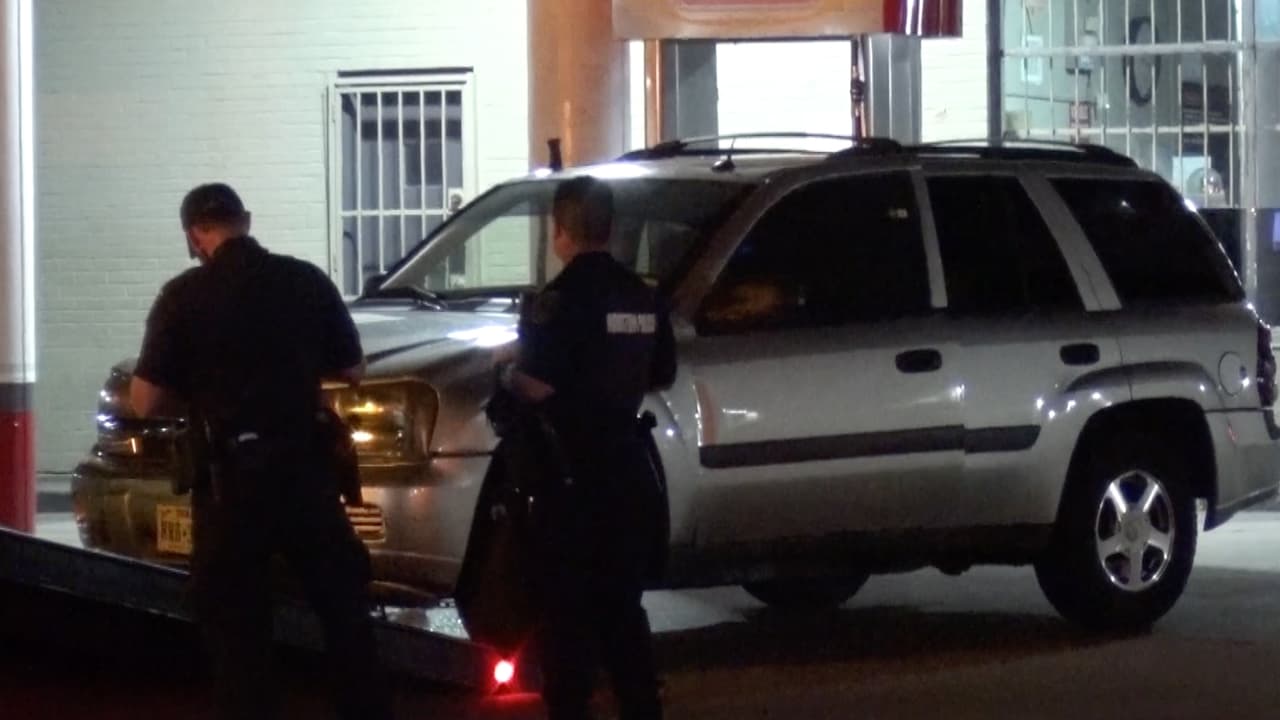 Las pistas se deben proporcionar llamando a la División de Homicidios de HPD al 713-308-3600 o a Crime Stoppers al 713-222-TIPS.