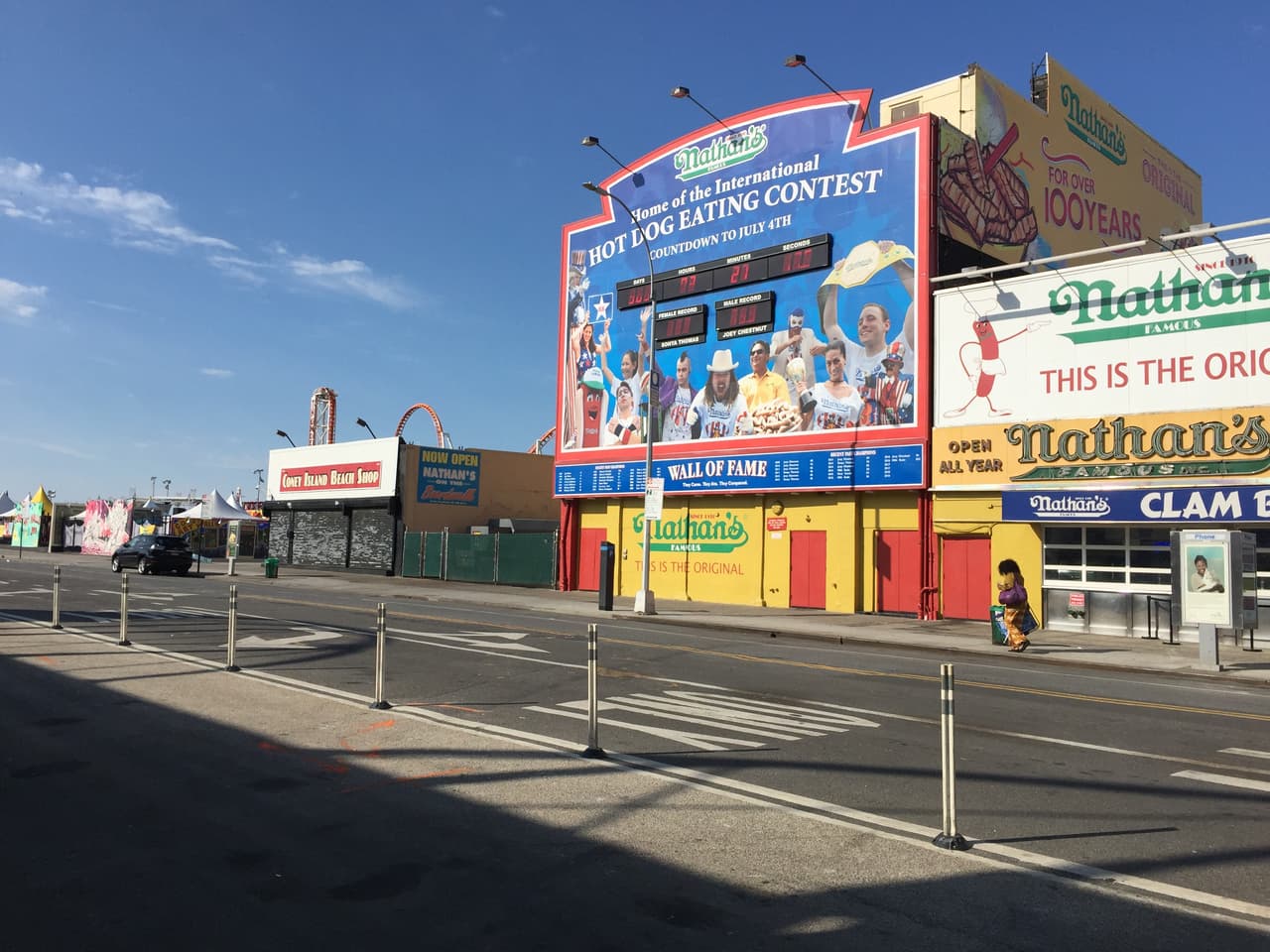 Los restaurantes y tiendas que abrieron tuvieron pocos clientes