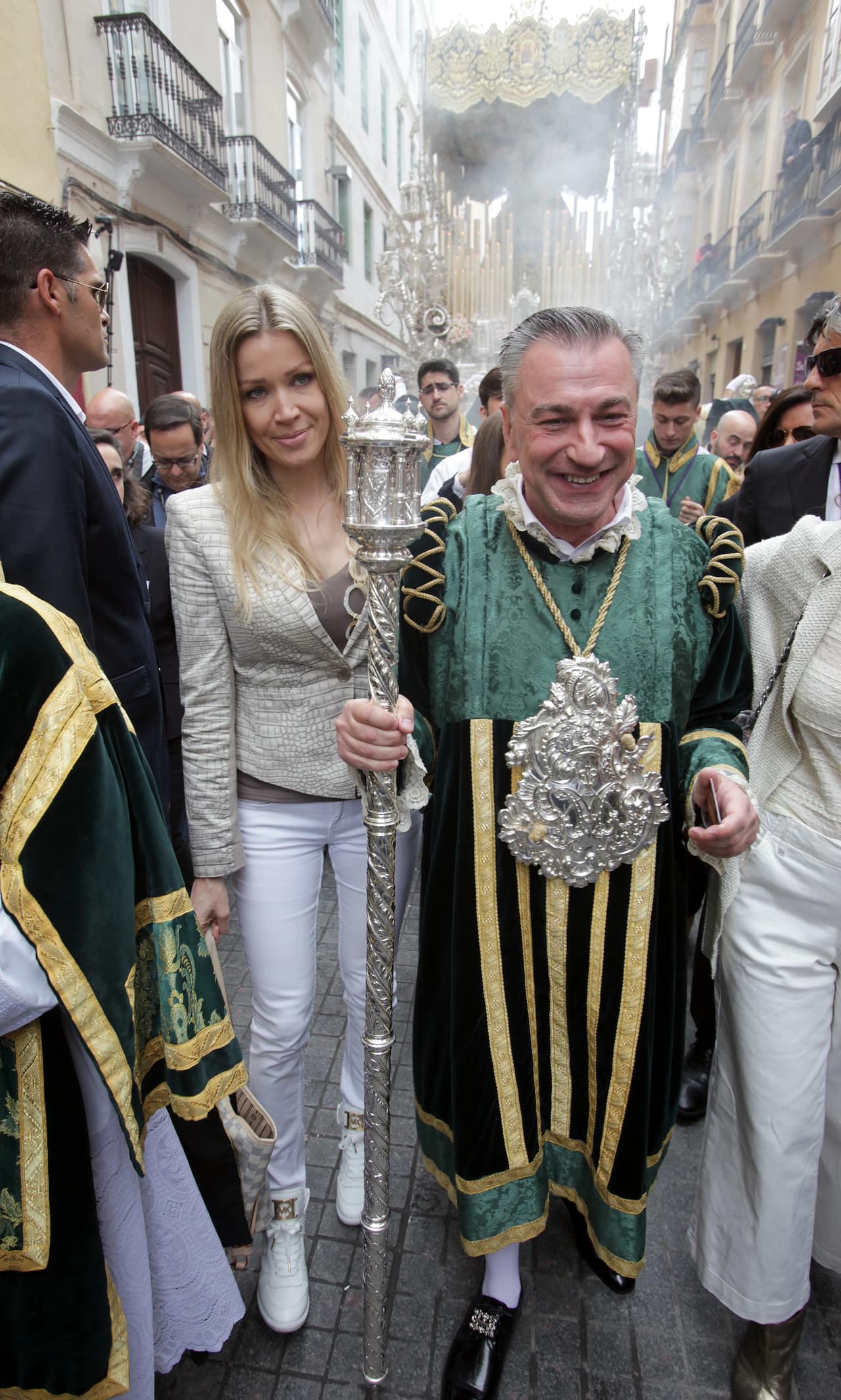 Nicole hizo lo mismo.