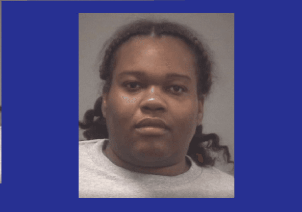 Identifican a mujer que hirió a policía en Southpoint