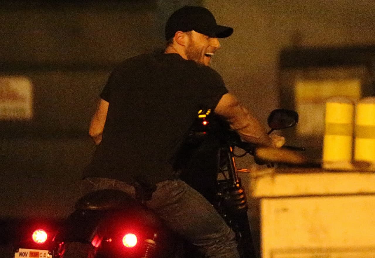 Se trata ni más ni menos que de su entrenador personal, Jason Walsh.