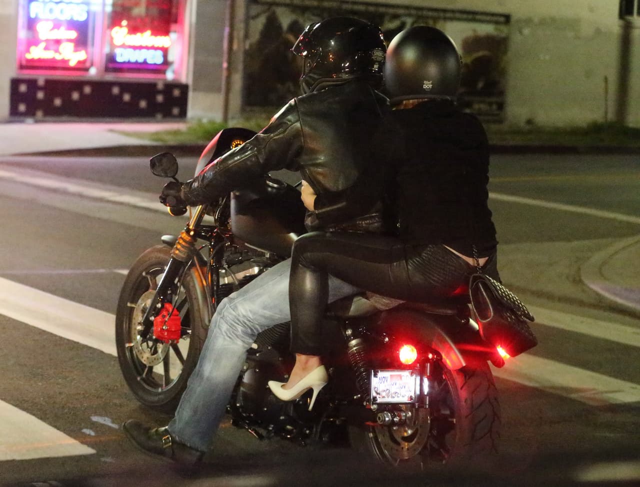 Aunque todavía sigue viéndose con su ex, Mike Comrie, por el bien de su hijo.