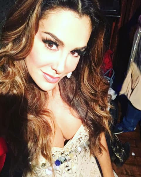 A ella la tuvo con su entonces pareja el actor mexicano Ari Telch.