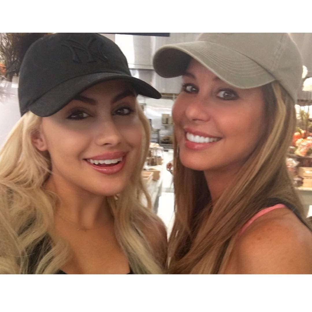 Son nada más y nada menos que Myrka y Alexa Dellanos.