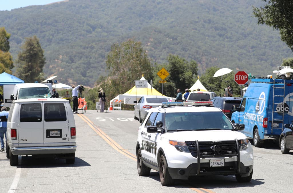 El sitio está aproximadamente a 45 millas del sureste de San Francisco y también hay amenazas de bomba, por lo que se adelantan investigaciones.
