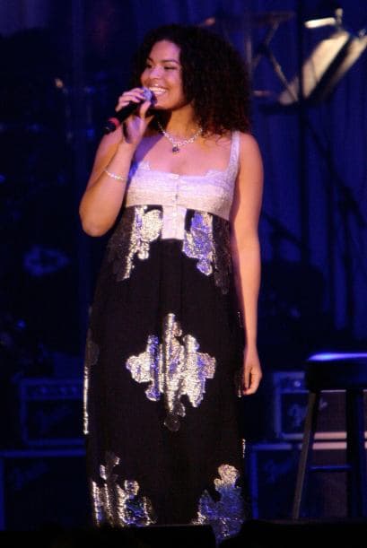 Su cuerpo tenía formas muy grandes.