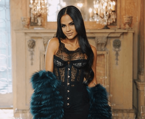 <b>Natti Natasha</b>: su nombre real es
<b>Natalia Alexandra Gutiérrez Batista</b> y nació el 10 de diciembre del 1986, en Santiago de los Caballeros, en República Dominicana. Empezó su carrera artística en el 2009.
<br>